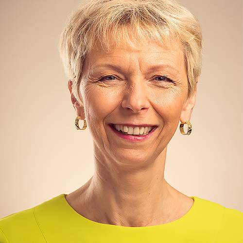 Dalla-Valle Danielle | Portrait corporate dirigeante EK France